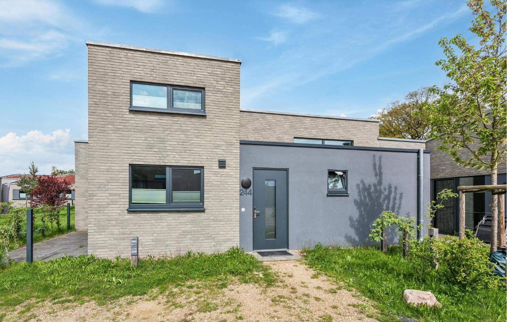Amazing Home In Lembruch-Duemmer See With Kitchen Exterior photo