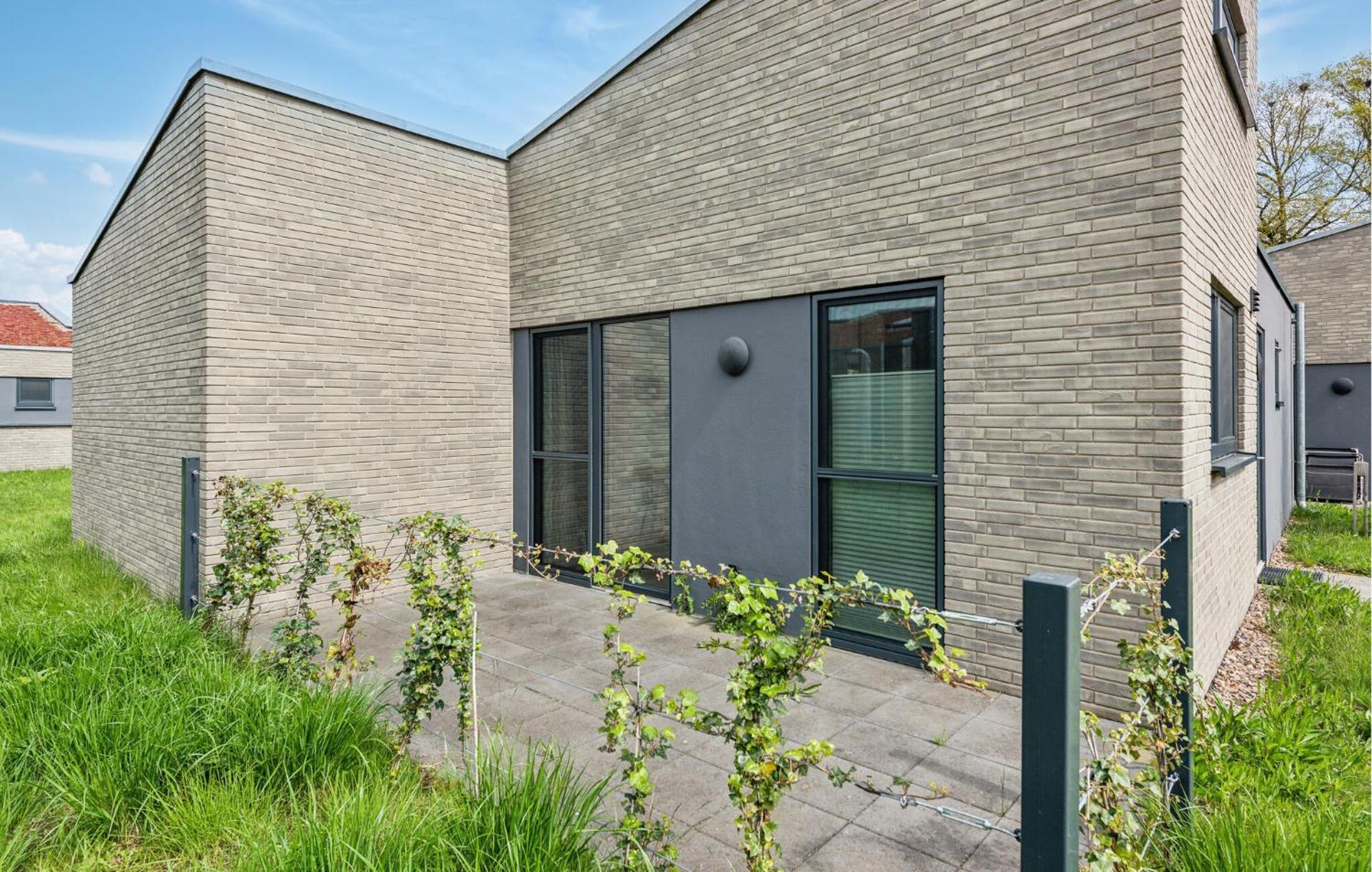 Amazing Home In Lembruch-Duemmer See With Kitchen Exterior photo