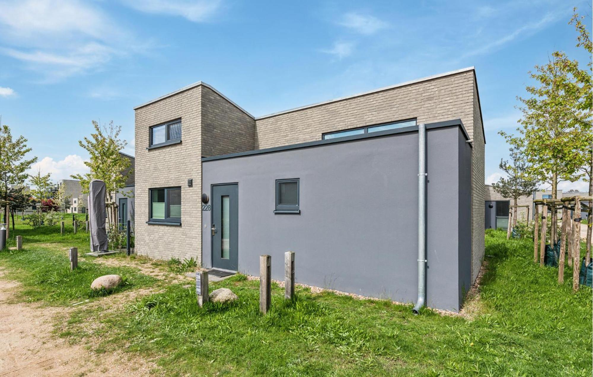 Amazing Home In Lembruch-Duemmer See With Kitchen Exterior photo